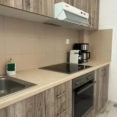 Sunny Beachfront Apartment Nerantza