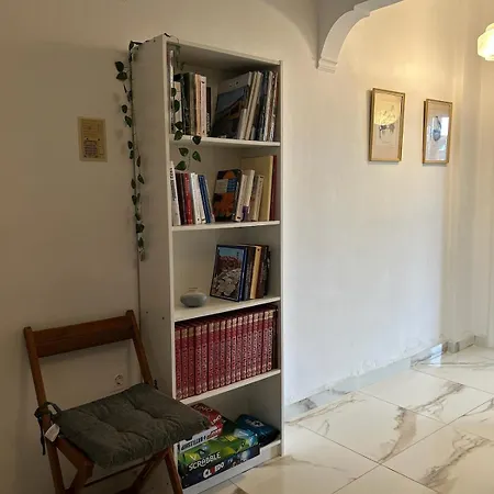 Sunny Beachfront Apartment Nerantza